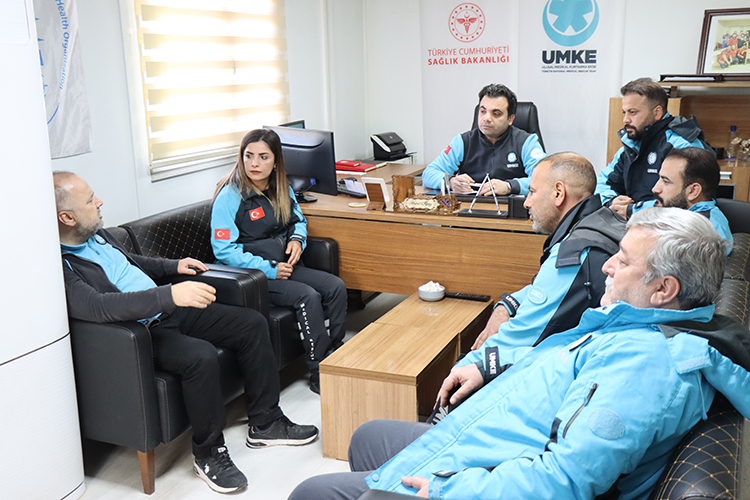 Ardeşleri Enkaz Altında Kalan Umke Gönüllüsü Başka Hayatlara Umut Oldu (1)