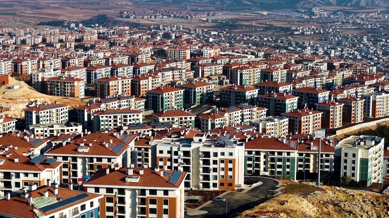 Asrın Felaketinden Asrın Inşasına (4)