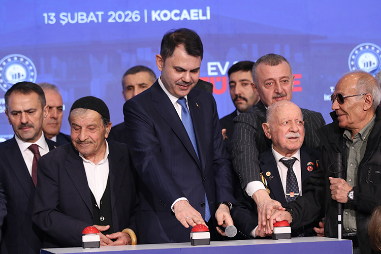 Bakan Kurum Bir Çivi Bile Çakmayanlar, Utanmadan 11 Ilimize Gidip 'Asrın Inşasında Kusur Arama' Turları Düzenliyor (5)