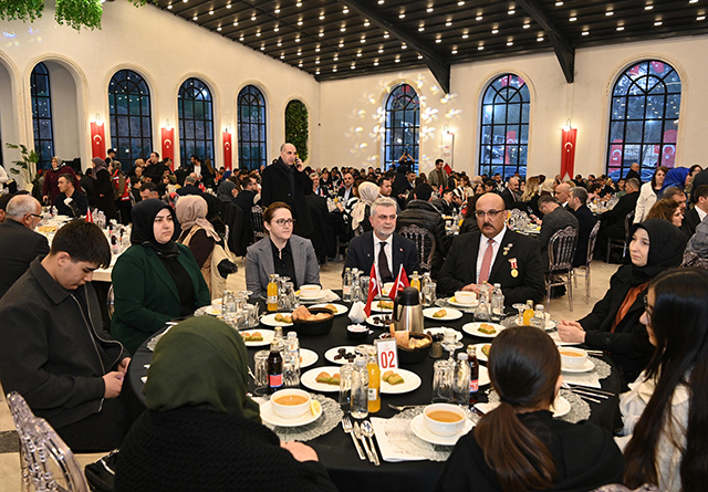 Büyük Aile Sofrası (1)