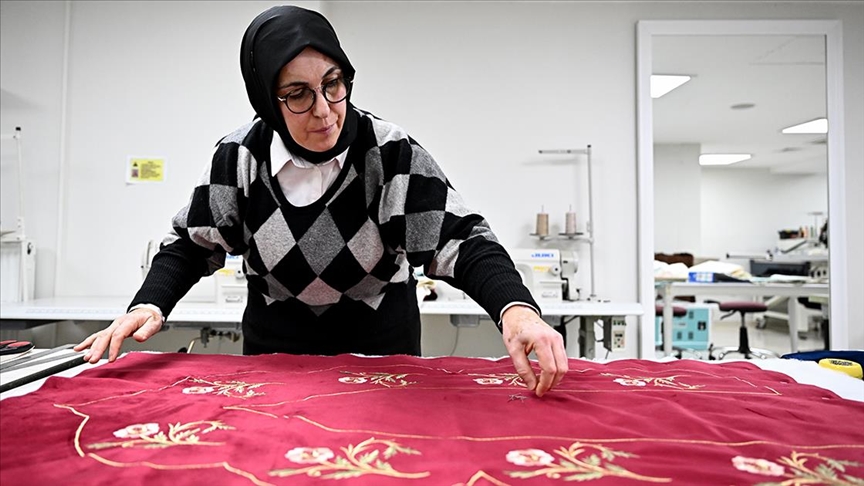 Depremde Iş Yeri Yıkılan Usta Öğretici