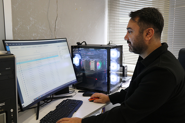 Depremzede Aile Isparta'da Kurdukları Siber Güvenlik Laboratuvarıyla Hayata Tutundu (3)