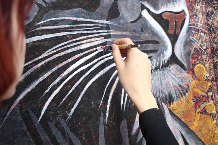 Depremzede Genç Kadın Ressamın Tuvali, Halı Ve Duvarlar Oldu (3)-1