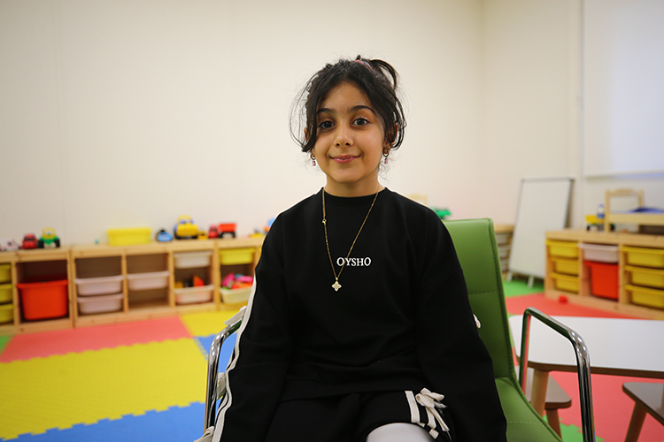 Enkazdan 117 Saat Sonra Kurtarılan Zeliha, Öğretmenlik Hayaline Protez Bacakla Ilerliyor2