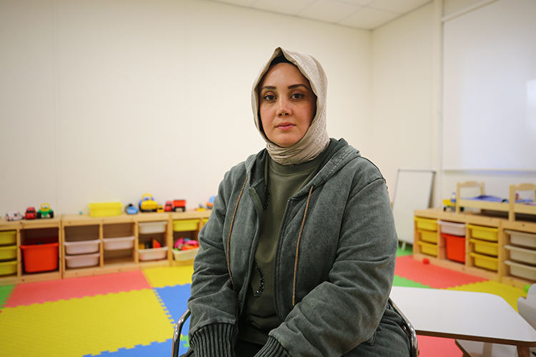 Enkazdan 117 Saat Sonra Kurtarılan Zeliha, Öğretmenlik Hayaline Protez Bacakla Ilerliyor3