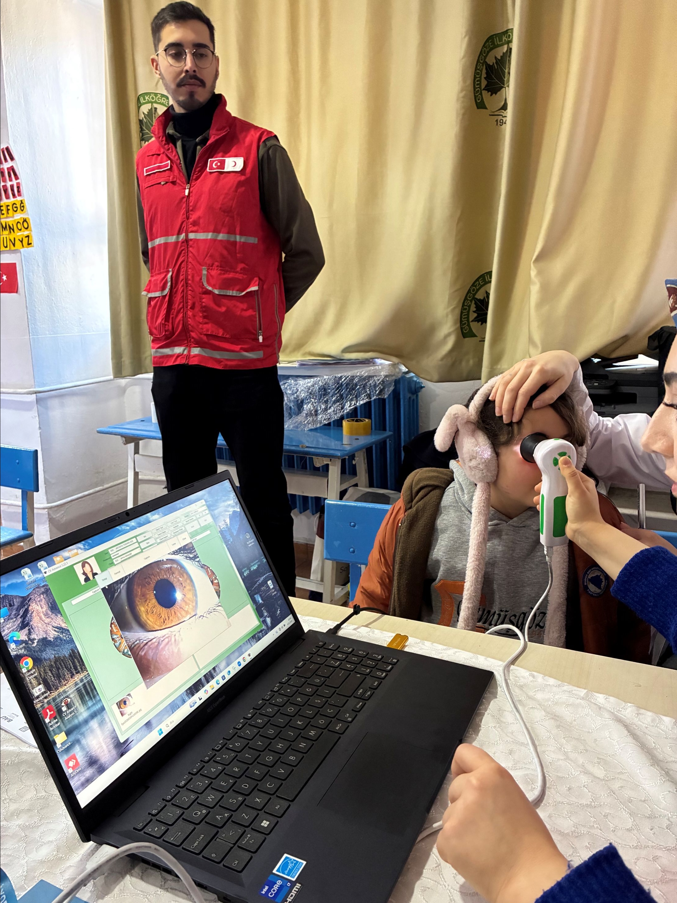 Hatay'da Çocuklara Yönelik Göz Sağlığı Taraması Yapıldı (1)