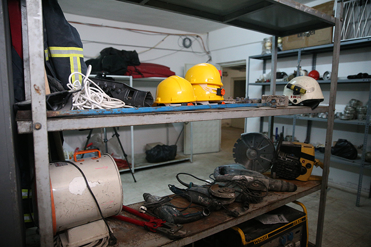 Iğdeli Itfaiyeciler Depremde Kullandıkları Ekipmanları Anı Olarak Saklıyor2