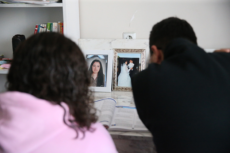 Oğlunun Vasiyetini Yerine Getirerek Torunlarına Anne Baba Oldular0