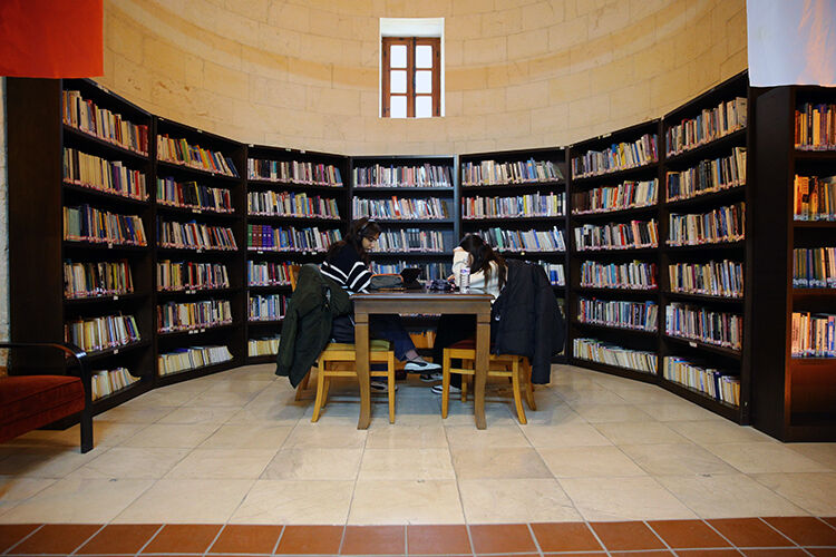 Tarihi Kiliseye Taşınan Kütüphane 16 Ayda 65 Binden Fazla Kitapseveri Ağırladı (7)