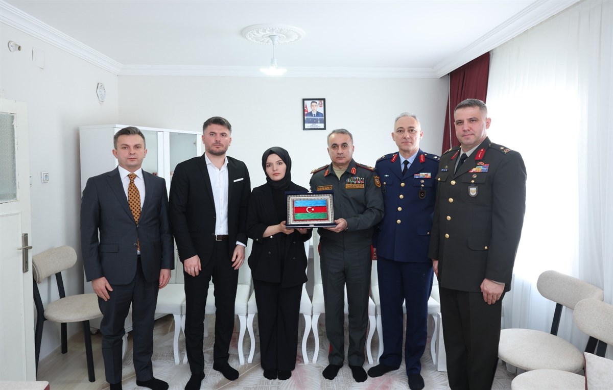 Vali Ünlüer’den Şehit Emre Altıok’un Ailesine Ziyaret (1)