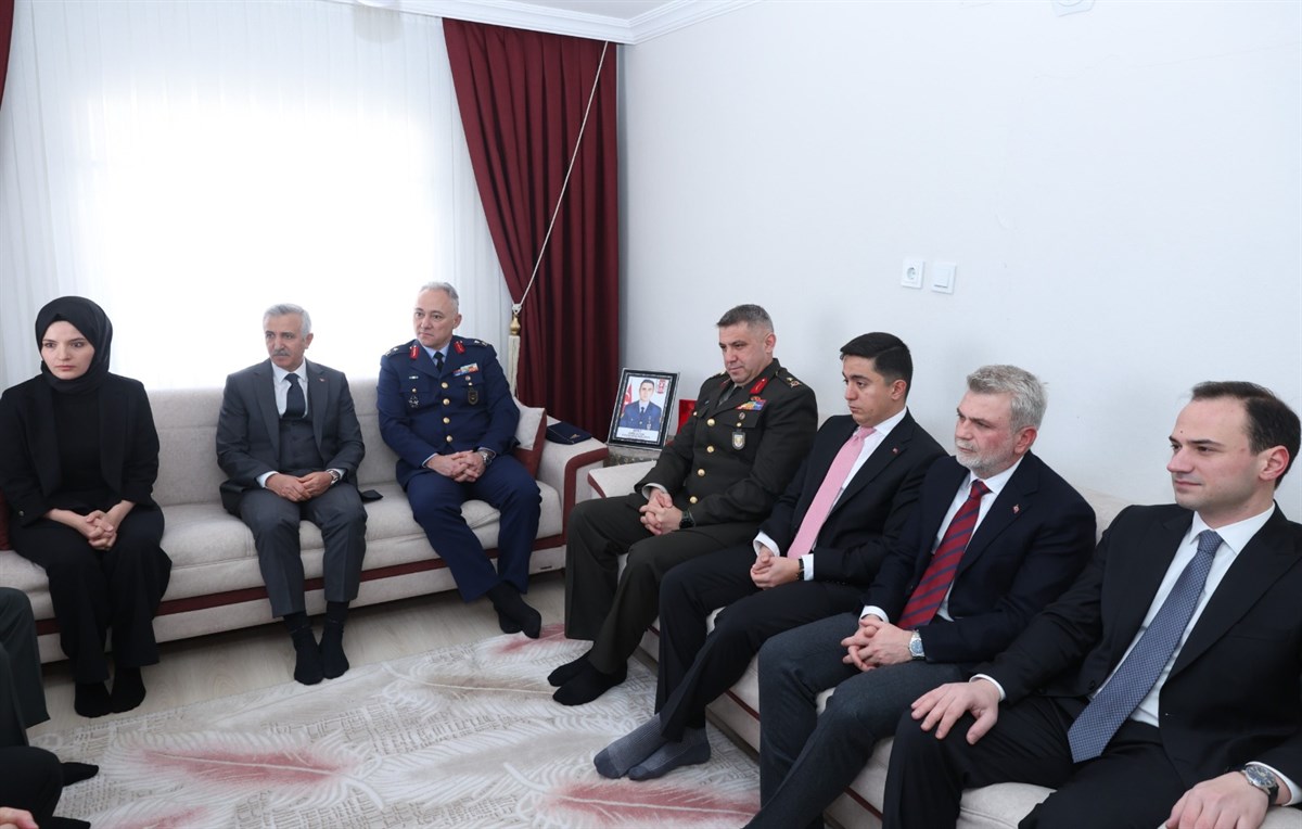 Vali Ünlüer’den Şehit Emre Altıok’un Ailesine Ziyaret (2)