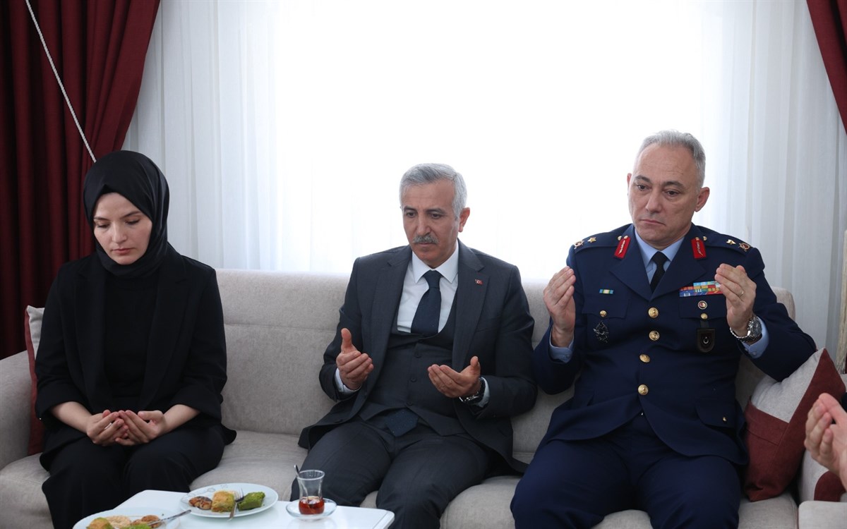 Vali Ünlüer’den Şehit Emre Altıok’un Ailesine Ziyaret (3)