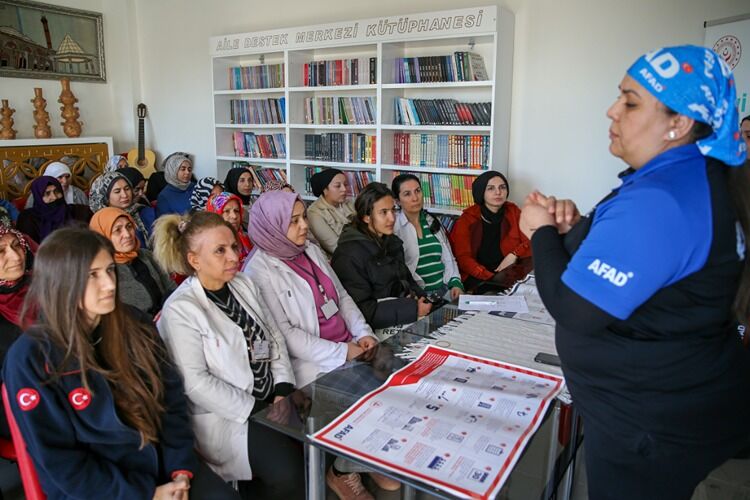 Afad Eğitimleriyle Kadınlar Afetlere Karşı Bilinçlendiriliyor0