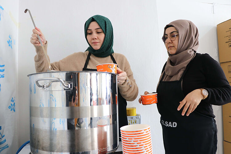 Elazığ'da Kadınlar Iftar Sofrasında Dayanışma Için Ocak Başına Geçti (3)