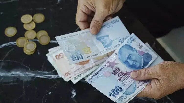 Emekli Maaşları Ödenmeye Başladı1