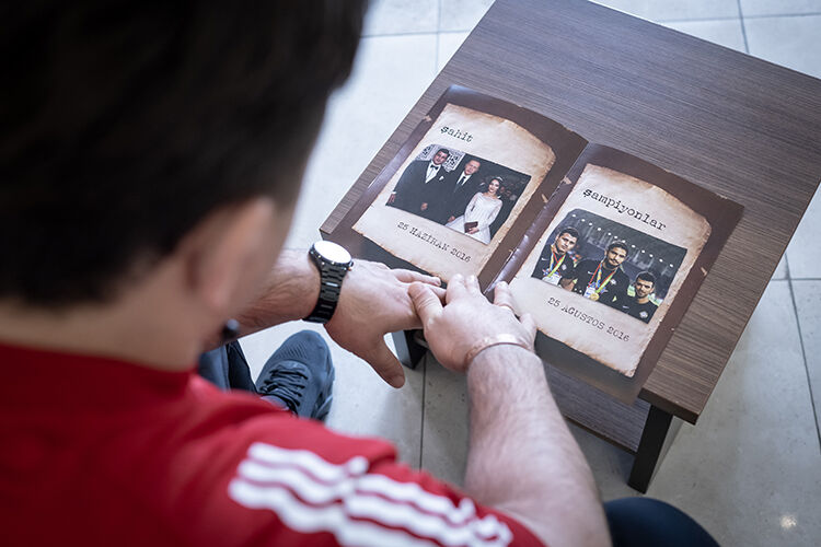 Güreş Kariyerinde Ve Hayatında Iz Bırakan Fotoğrafları Yorumladı (4)