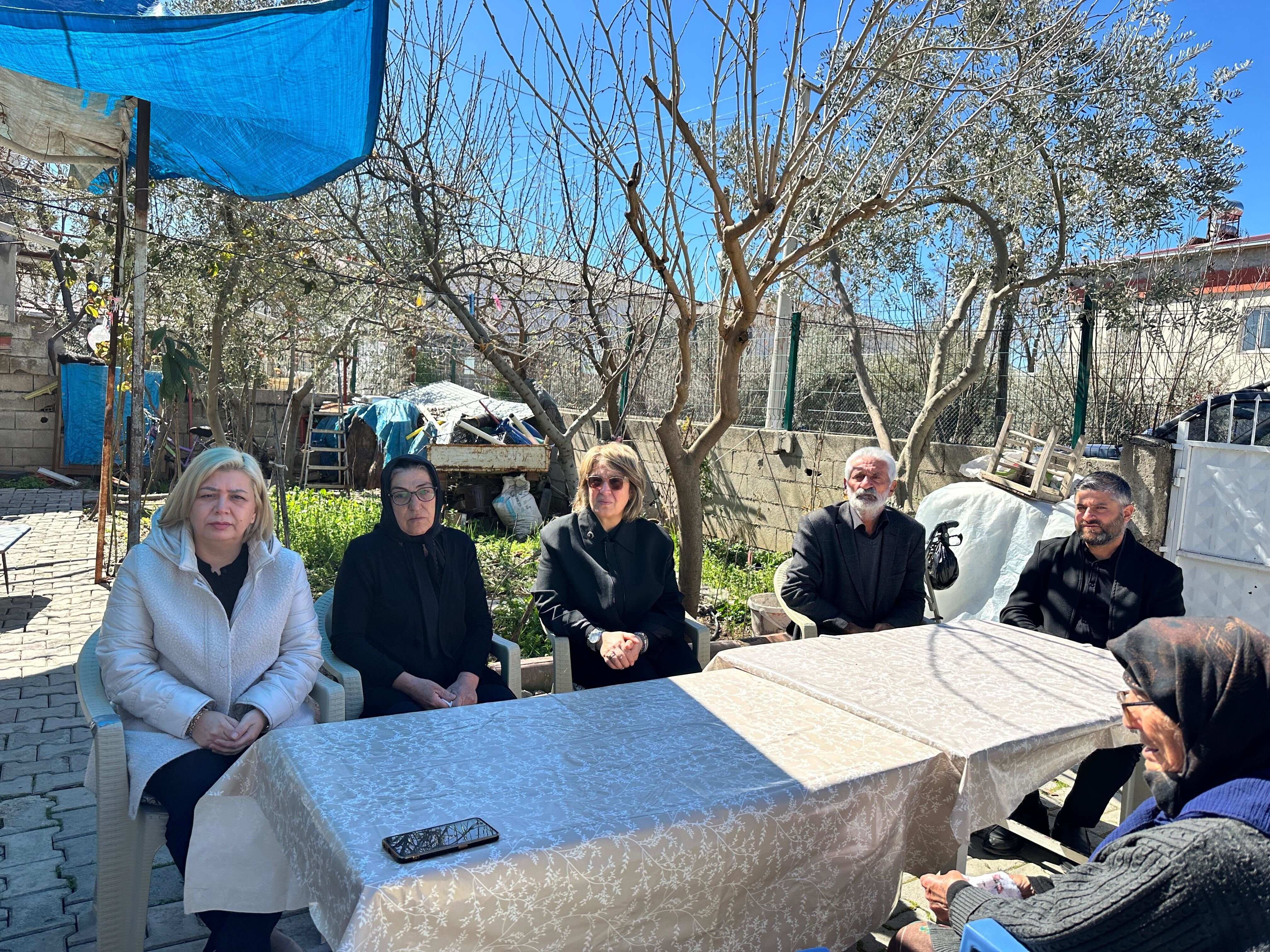 Kadın Platformu’ndan Öldürülen Alev Koç’un Ailesine Ziyaret (1)