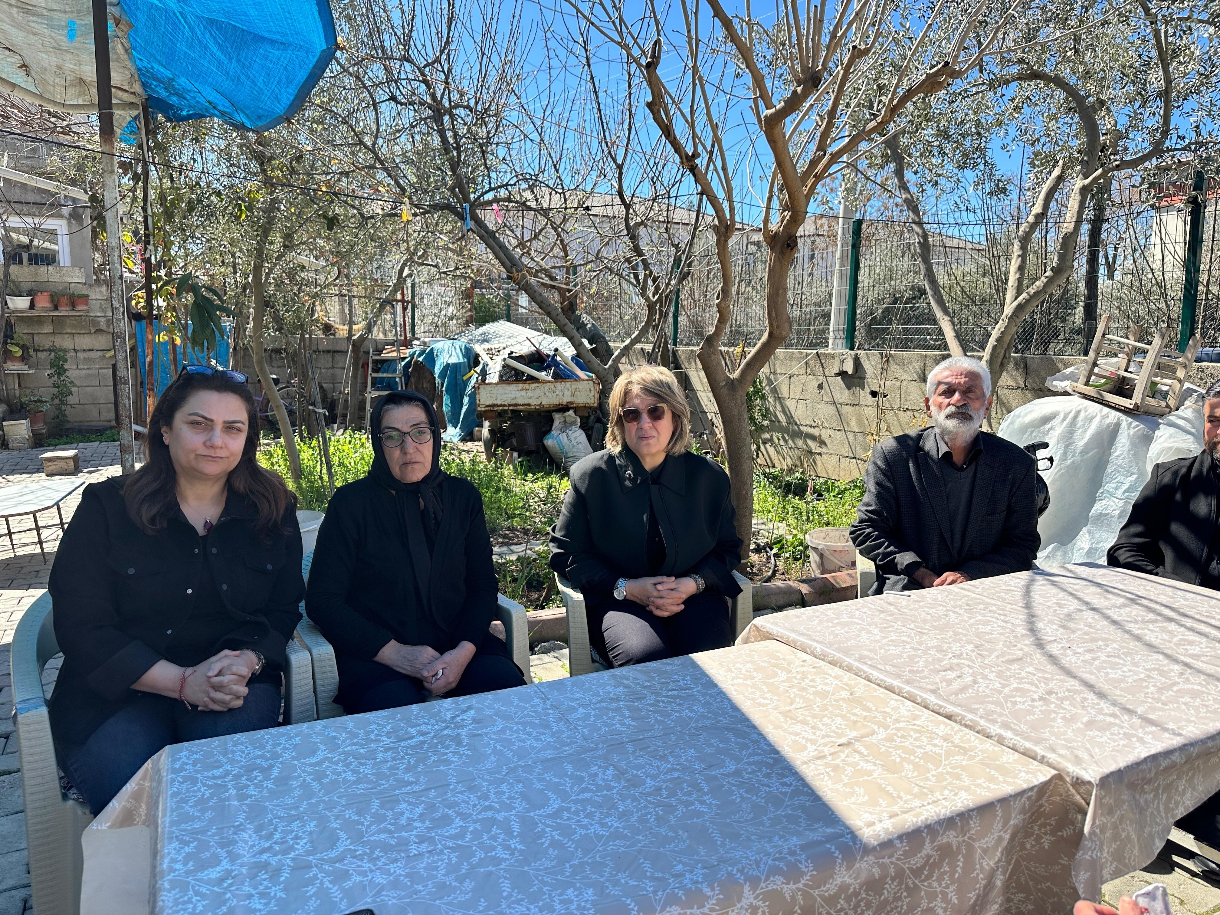 Kadın Platformu’ndan Öldürülen Alev Koç’un Ailesine Ziyaret (2)