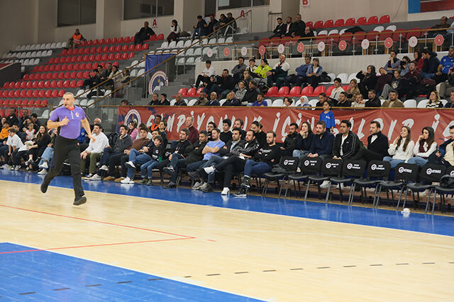 Ki̇paş İstiklalspor, 96 90 Mağlup Oldu (3)