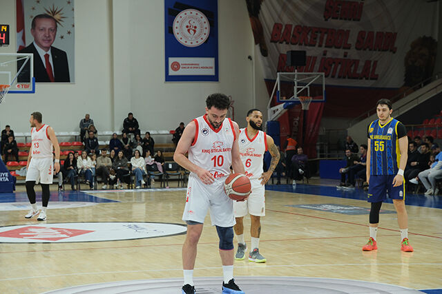 Ki̇paş İstiklalspor, 96 90 Mağlup Oldu (4)