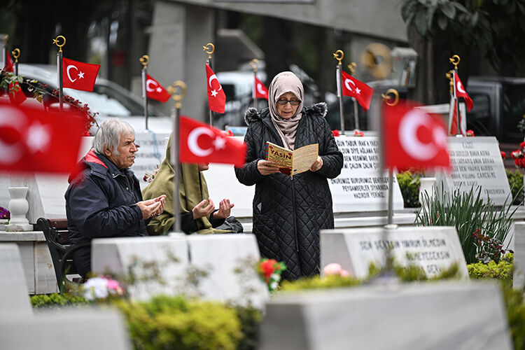 Ramazan Bayramı Arifesinde Şehitlikler Ziyaret Edildi1